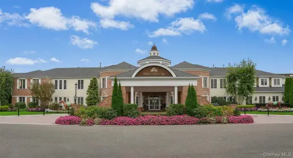 542 Roosevelt Way, Westbury, NY 11590