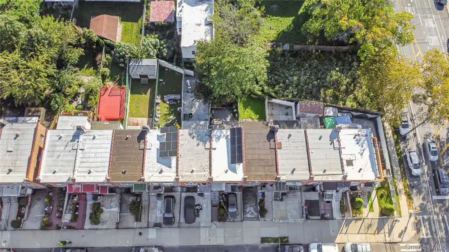1110 E 213th Street, Bronx, NY 10469 - #2