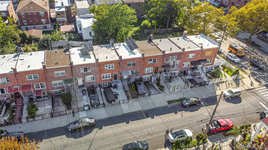 1110 E 213th Street, Bronx, NY 10469 - #3