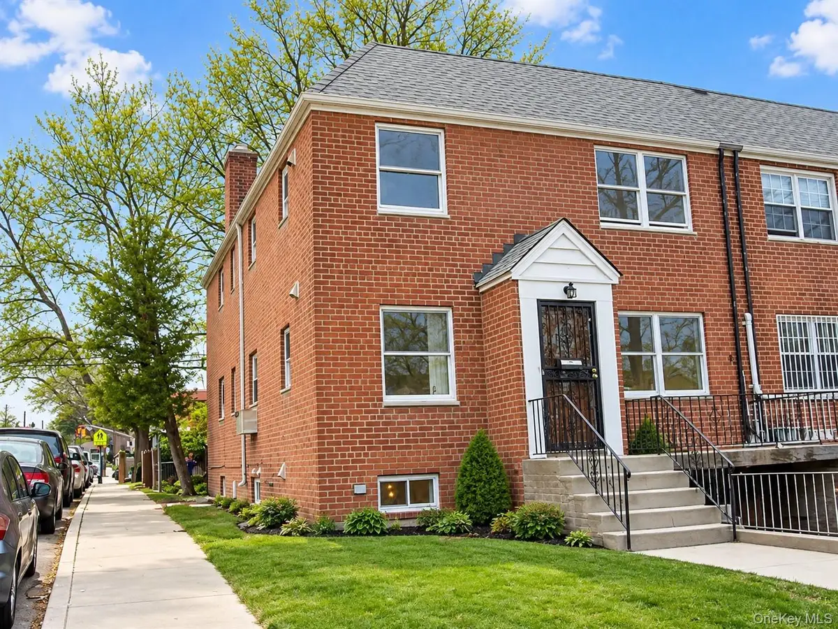 6728 Utopia Parkway, Fresh Meadows, NY 11365 - #1