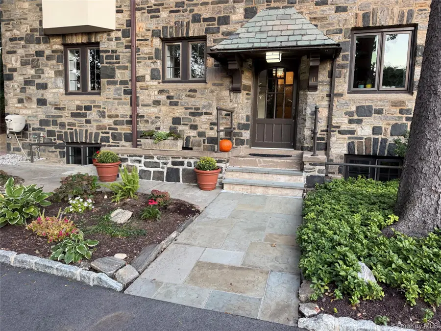 11 Beechtree Lane #1A, Bronxville, NY 10708 - #3