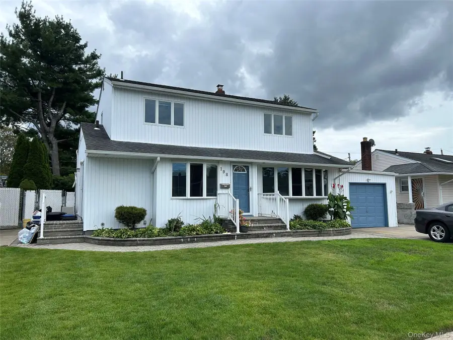 198 Dartmouth Drive, Hicksville, NY 11801 - #2