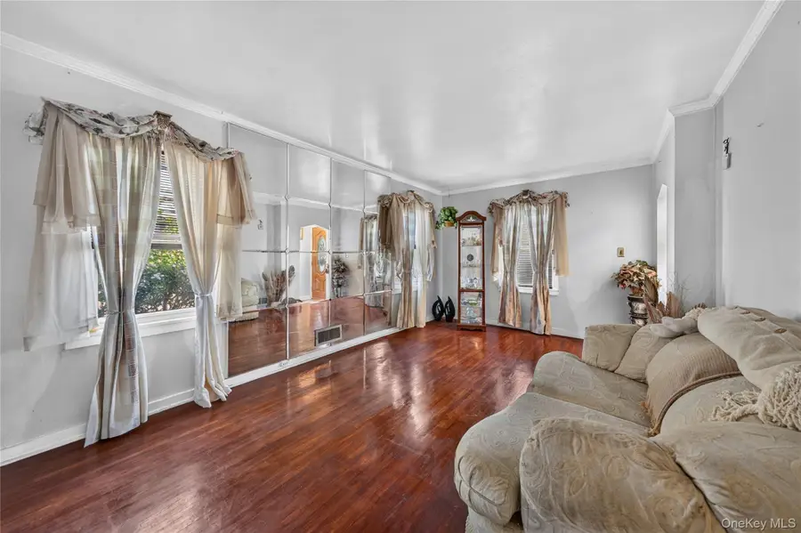 31 Circle Drive W, Elmont, NY 11003 - #2