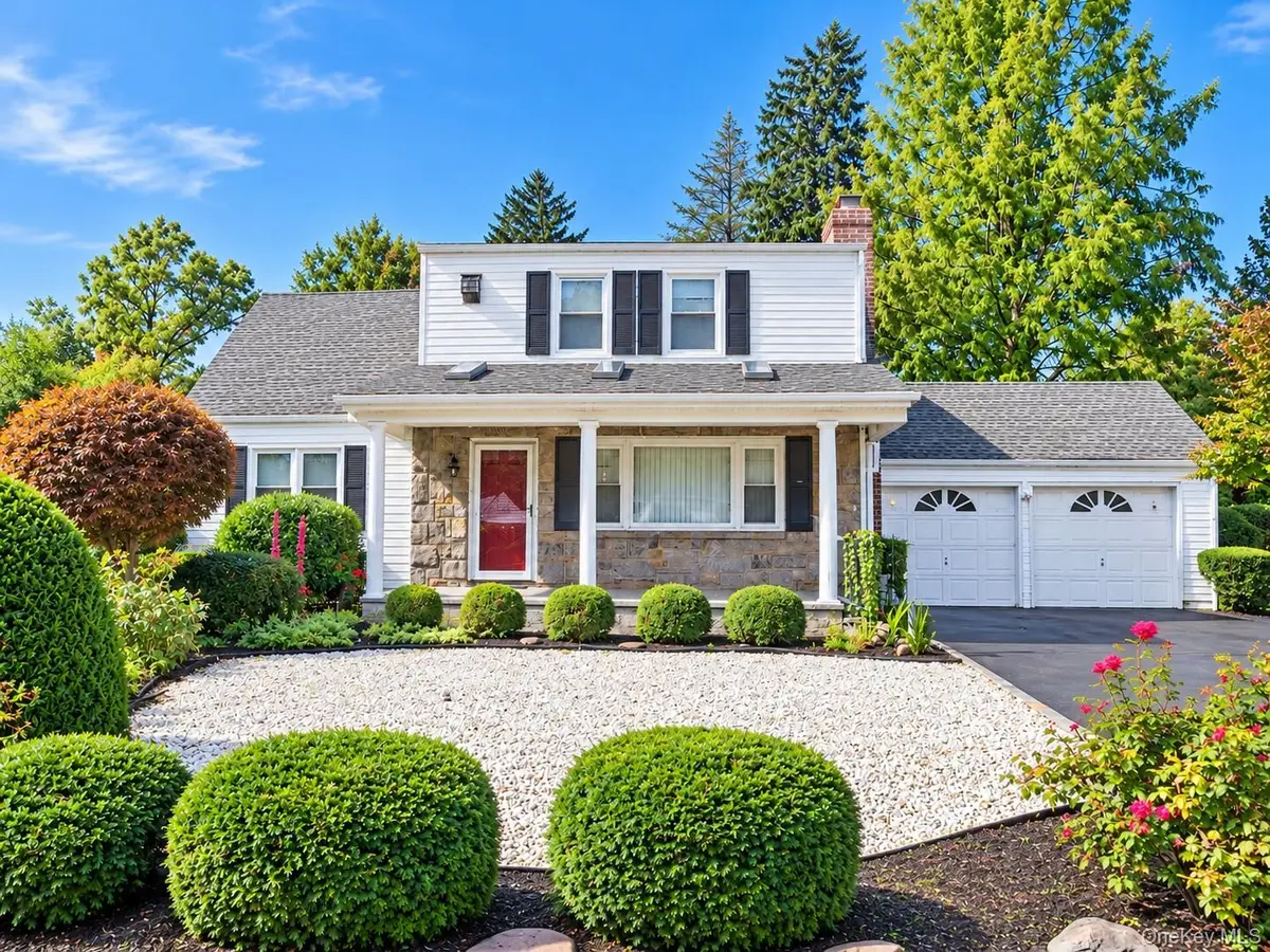 15 Sherwood Road, Glen Cove, NY 11542 - #1