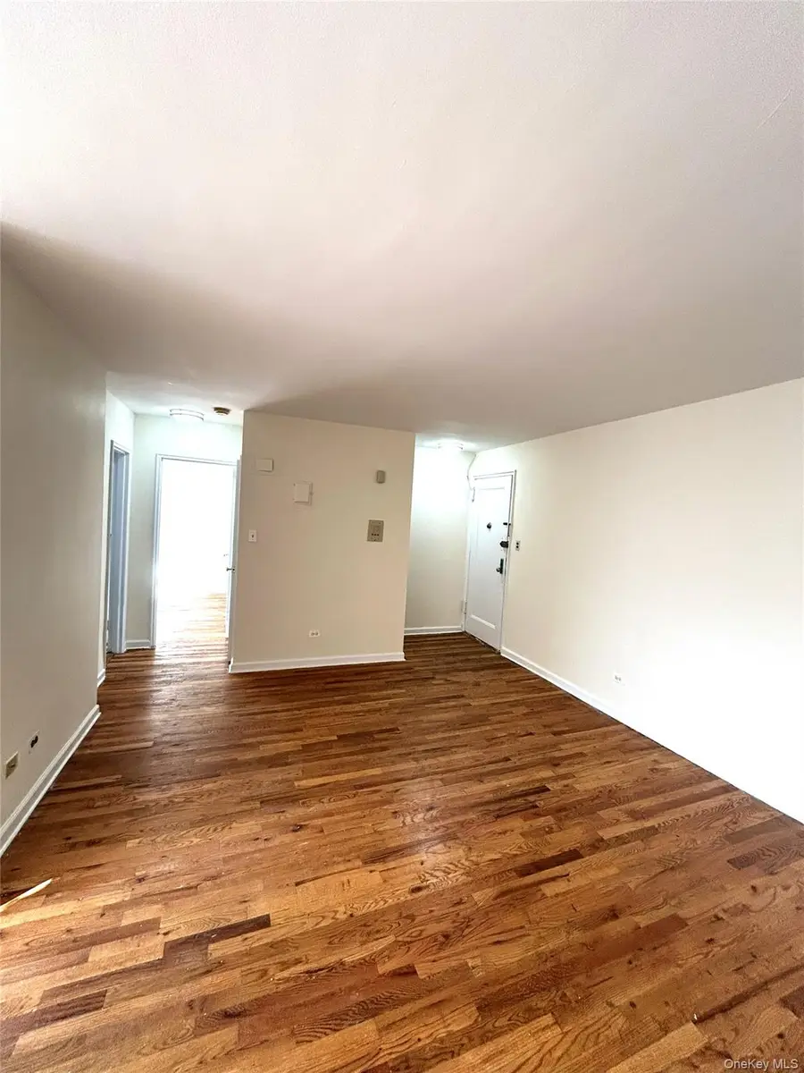 67-30 Clyde Street #4P, Forest Hills, NY 11375 - #3