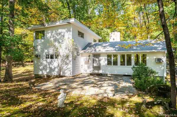 1471 Old Logging Road W, Yorktown Heights, NY 10598
