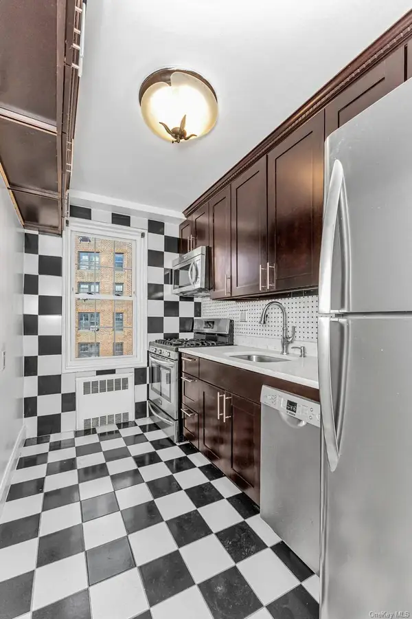 140-21 Burden Crescent #306, Briarwood, NY 11435