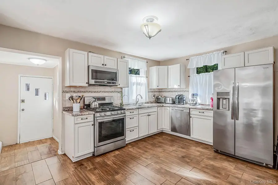 60 S Evergreen Drive, Selden, NY 11784 - #3
