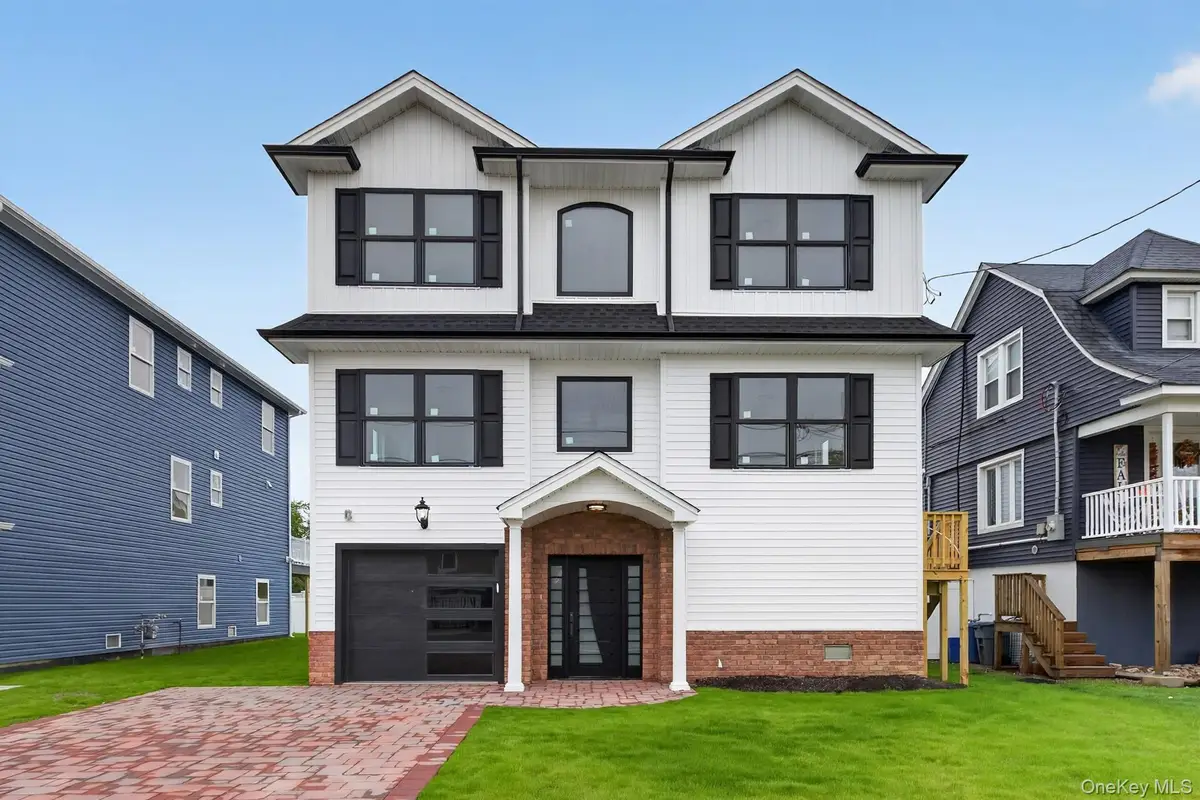 267 Roosevelt Avenue, Freeport, NY 11520 - #1