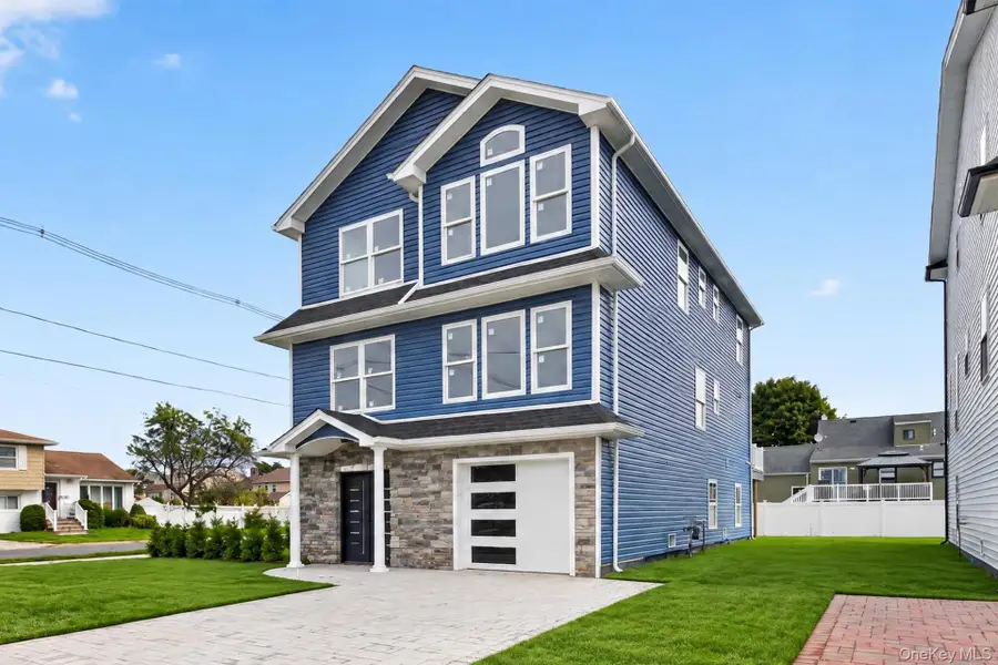 265 Roosevelt Avenue, Freeport, NY 11520 - #2