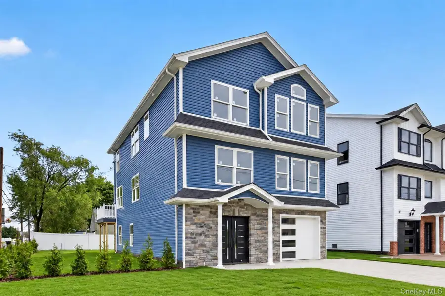 265 Roosevelt Avenue, Freeport, NY 11520 - #3