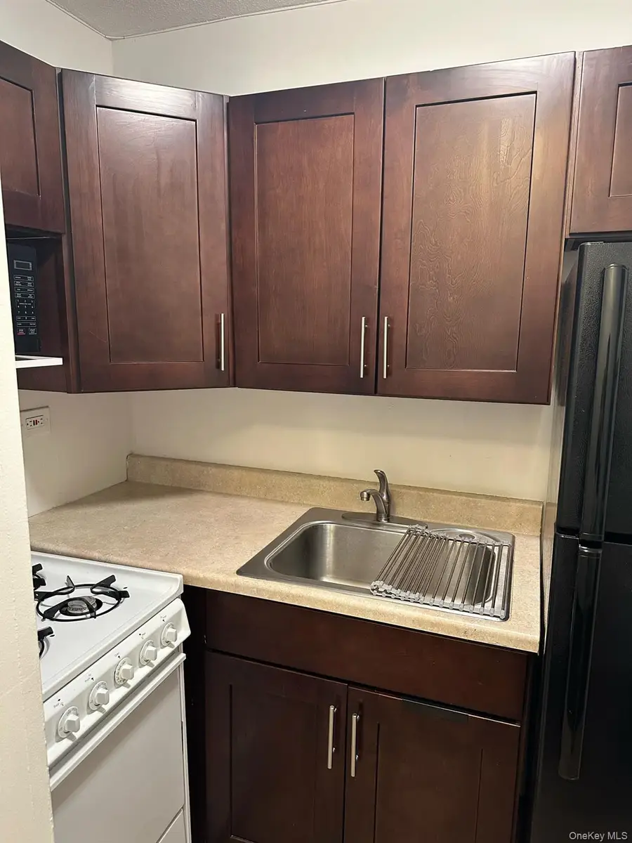 150-38 Union Turnpike #8L, Flushing, NY 11367 - #2