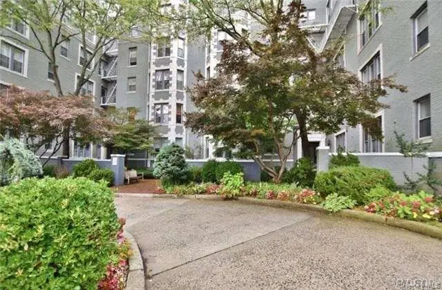 1185 E Broadway #4E, Hewlett, NY 11557 - #1