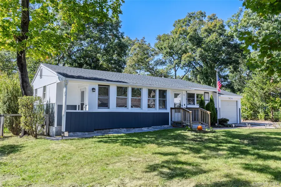 10 Nesaquake Trail, Ridge, NY 11961 - #2