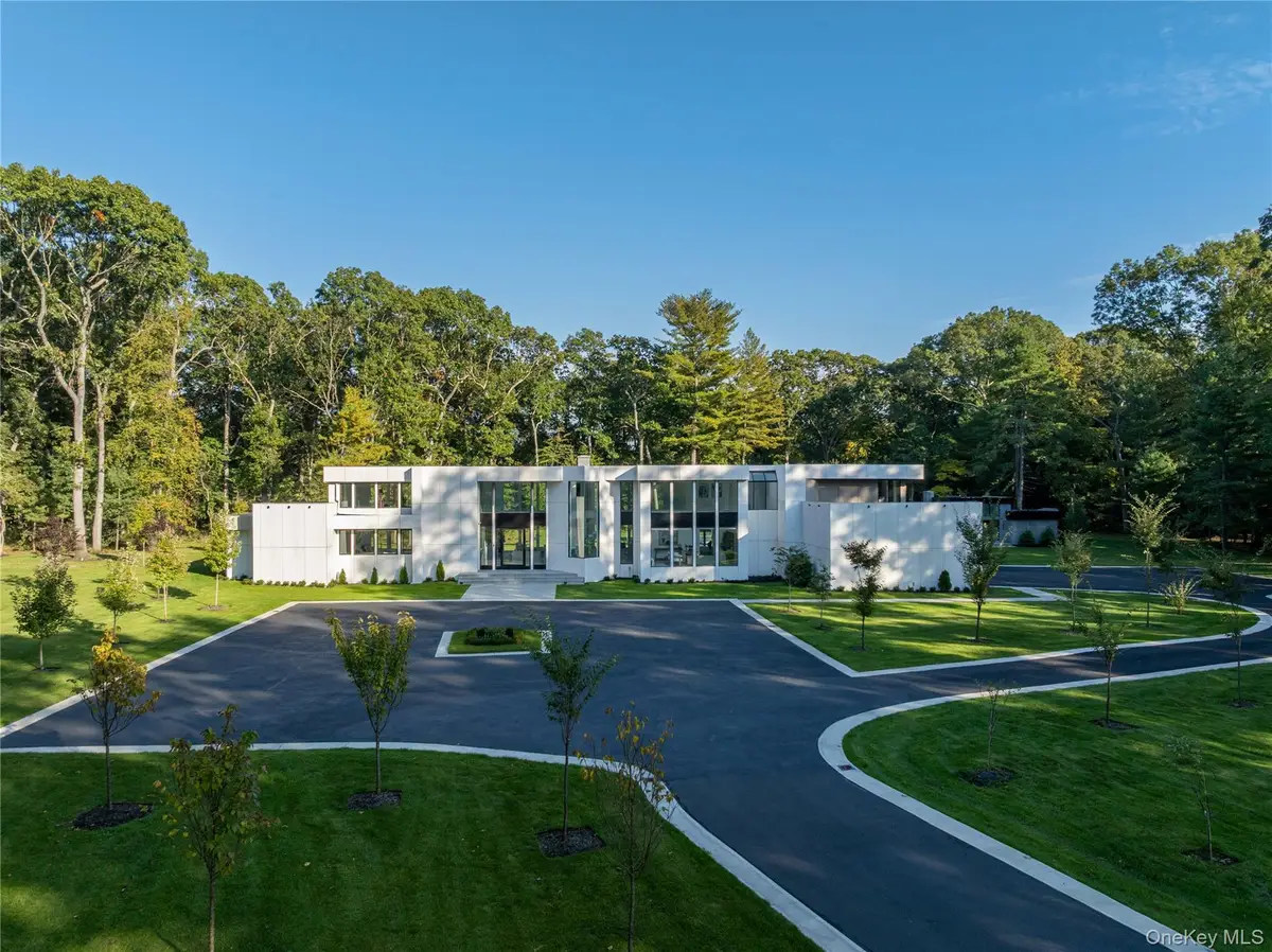 31 Chestnut Hill Drive, Upper Brookville, NY 11771 - #1
