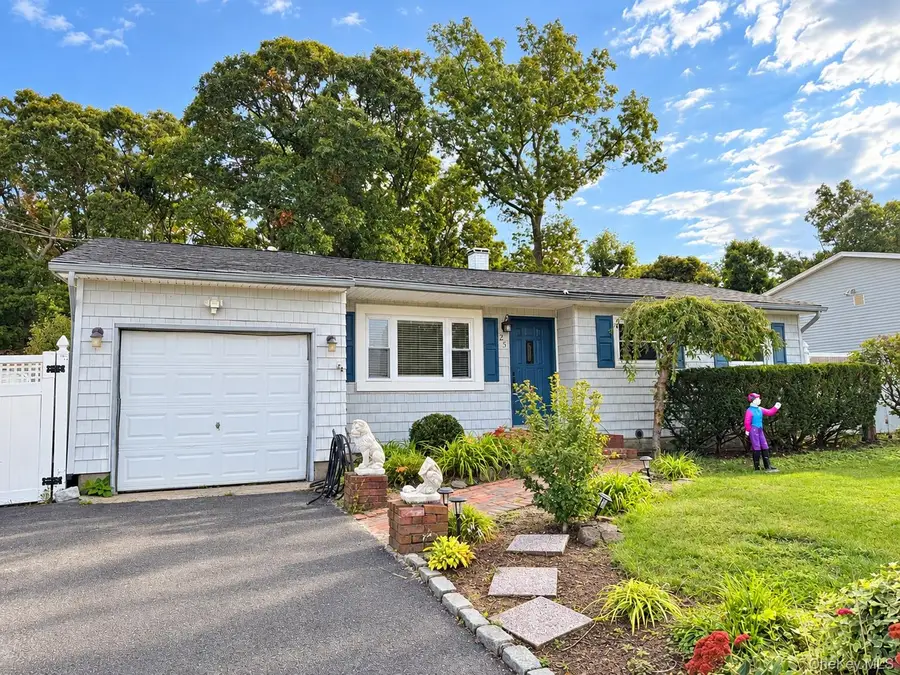25 Urban Drive, Selden, NY 11784 - #2