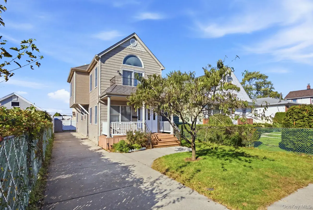 33 3rd Avenue, New Hyde Park, NY 11040 - #1