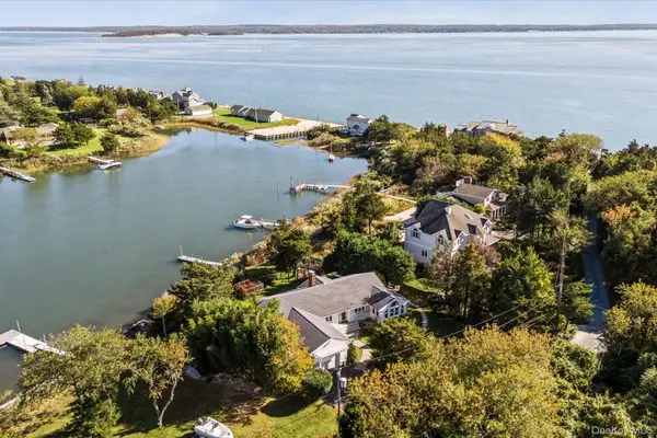 2025 Little Peconic Bay Lane, Southold, NY 11971