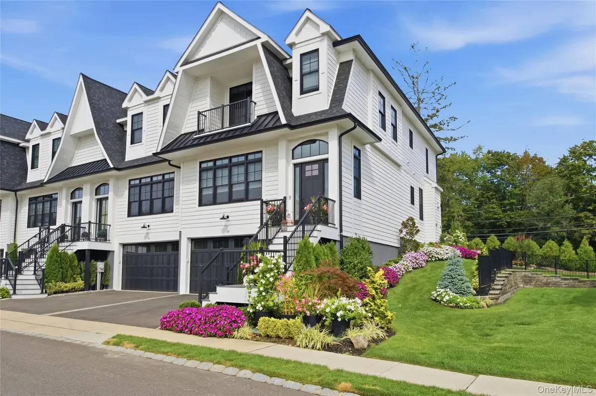 10 Three Ponds Lane, Woodbury, NY 11797 - #1