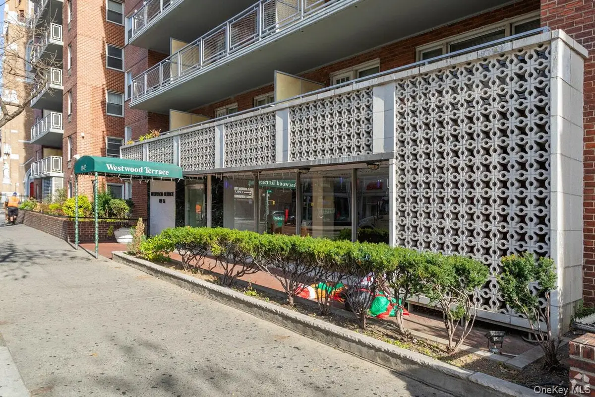 8915 Parsons Boulevard #11D, Jamaica, NY 11432 - #1
