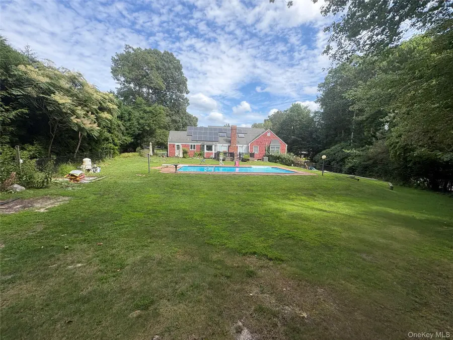 16 Josephine Boulevard, Shoreham, NY 11786 - #3