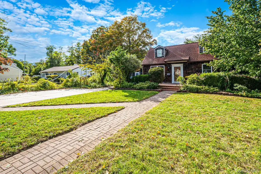 1041 Joselson Avenue, Bay Shore, NY 11706 - #3