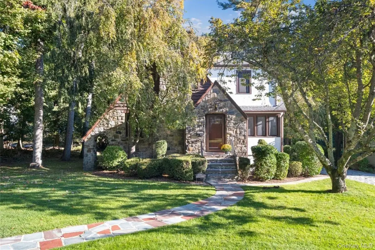 25 Rugby Lane, Scarsdale, NY 10583 - #1
