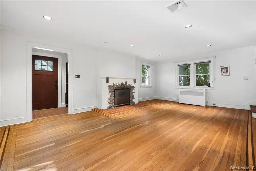 25 Rugby Lane, Scarsdale, NY 10583 - #3
