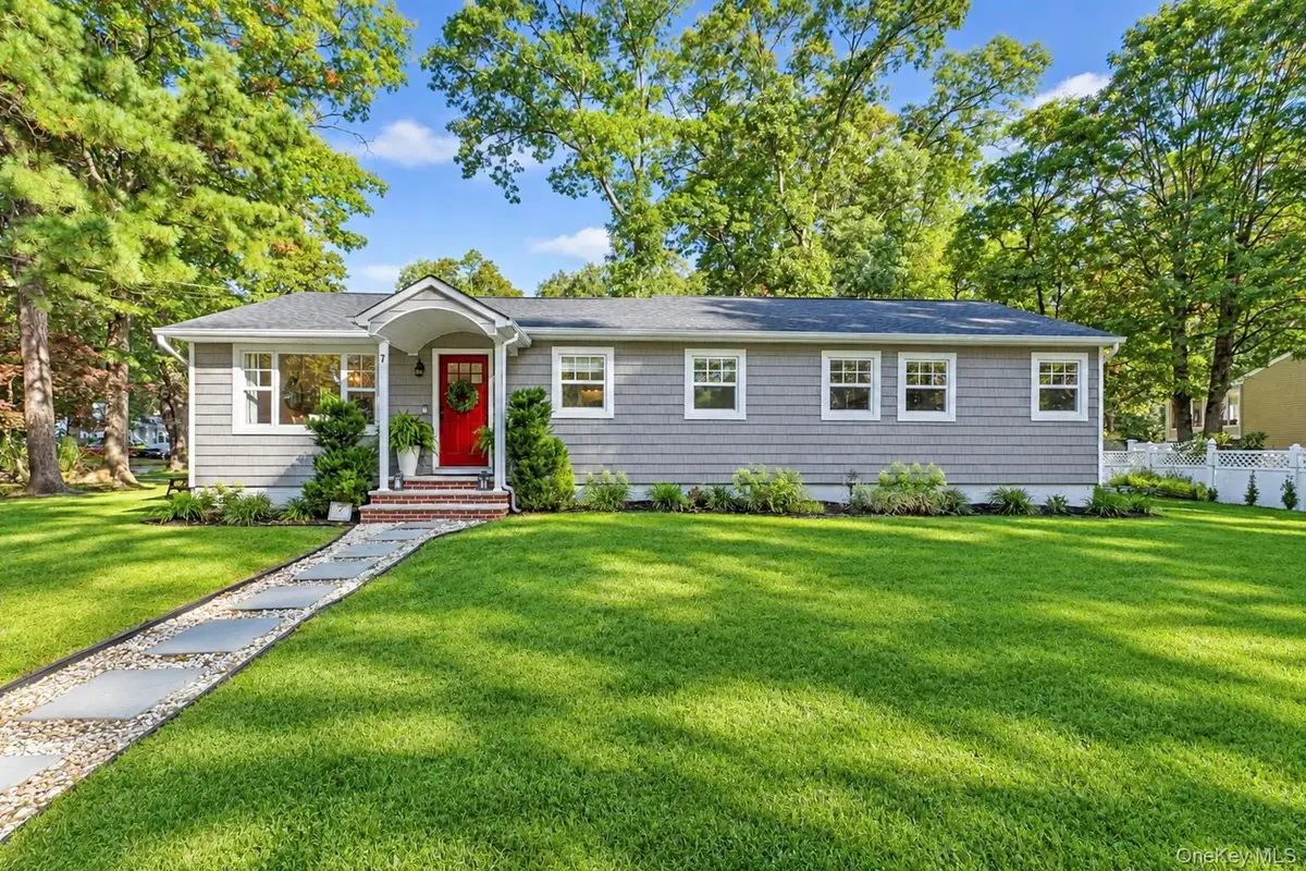 7 Centerview Trail, Ridge, NY 11961 - #1