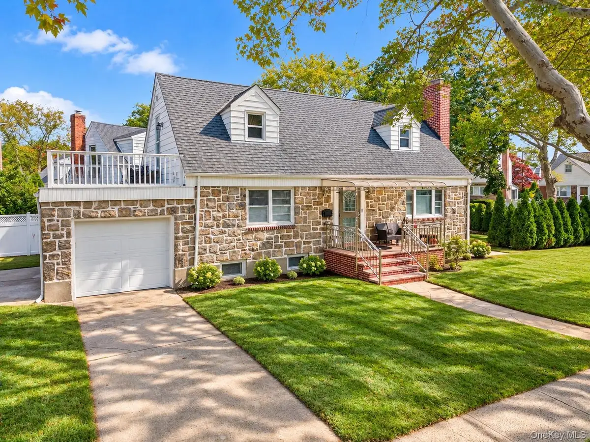 471 Beech Street, New Hyde Park, NY 11040 - #1
