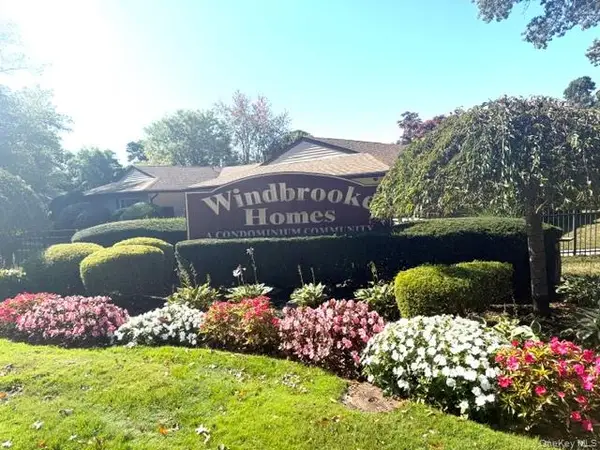 96 Feller Drive, Central Islip, NY 11722