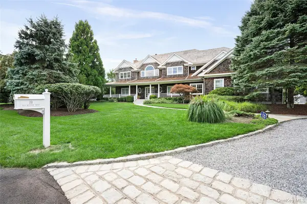 19 Old Meadow Bend, Westhampton Beach, NY 11978