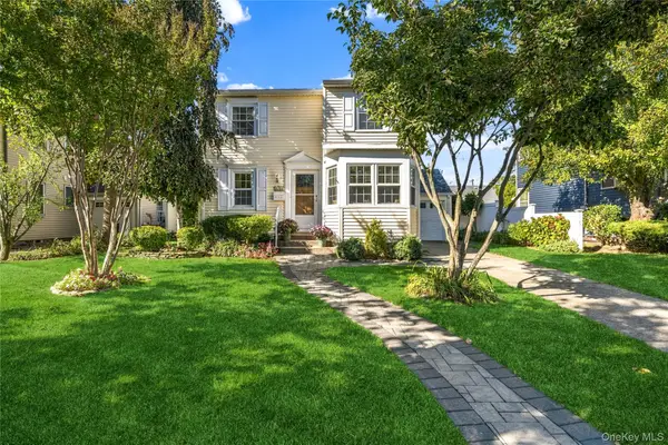 2366 Sycamore Avenue, Wantagh, NY 11793