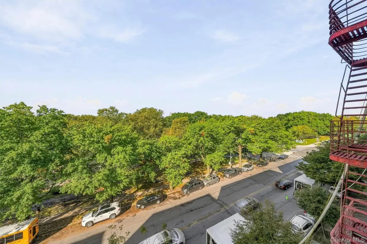 2160 Bronx Park E #5D, Bronx, NY 10462 - #1