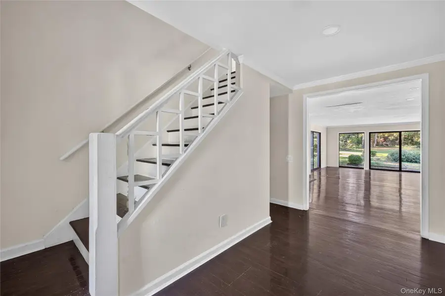 1574 Laurel Hollow Road, Syosset, NY 11791 - #2