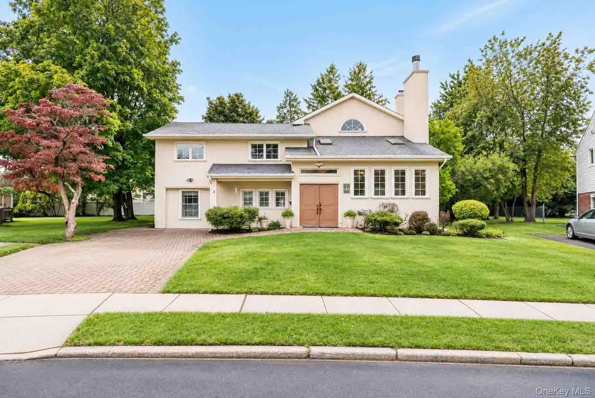 5 Phipps Lane, Plainview, NY 11803 - #1