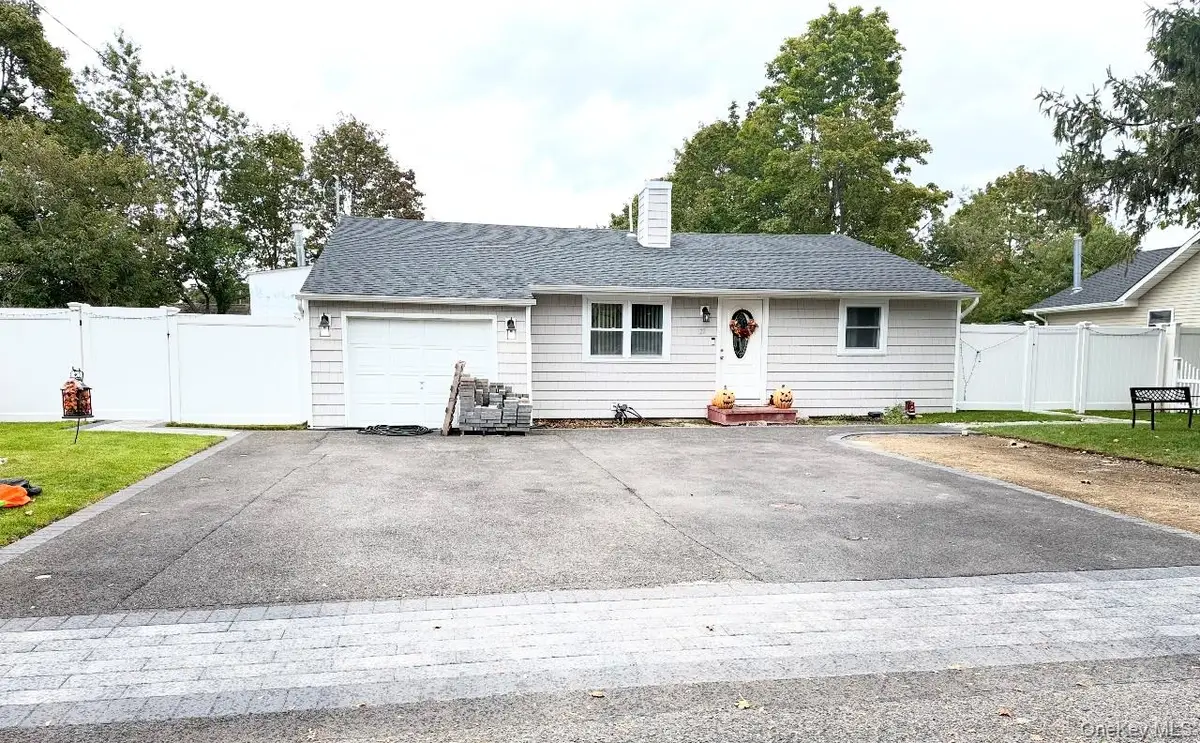 21 Marie Lane, Central Islip, NY 11722 - #1