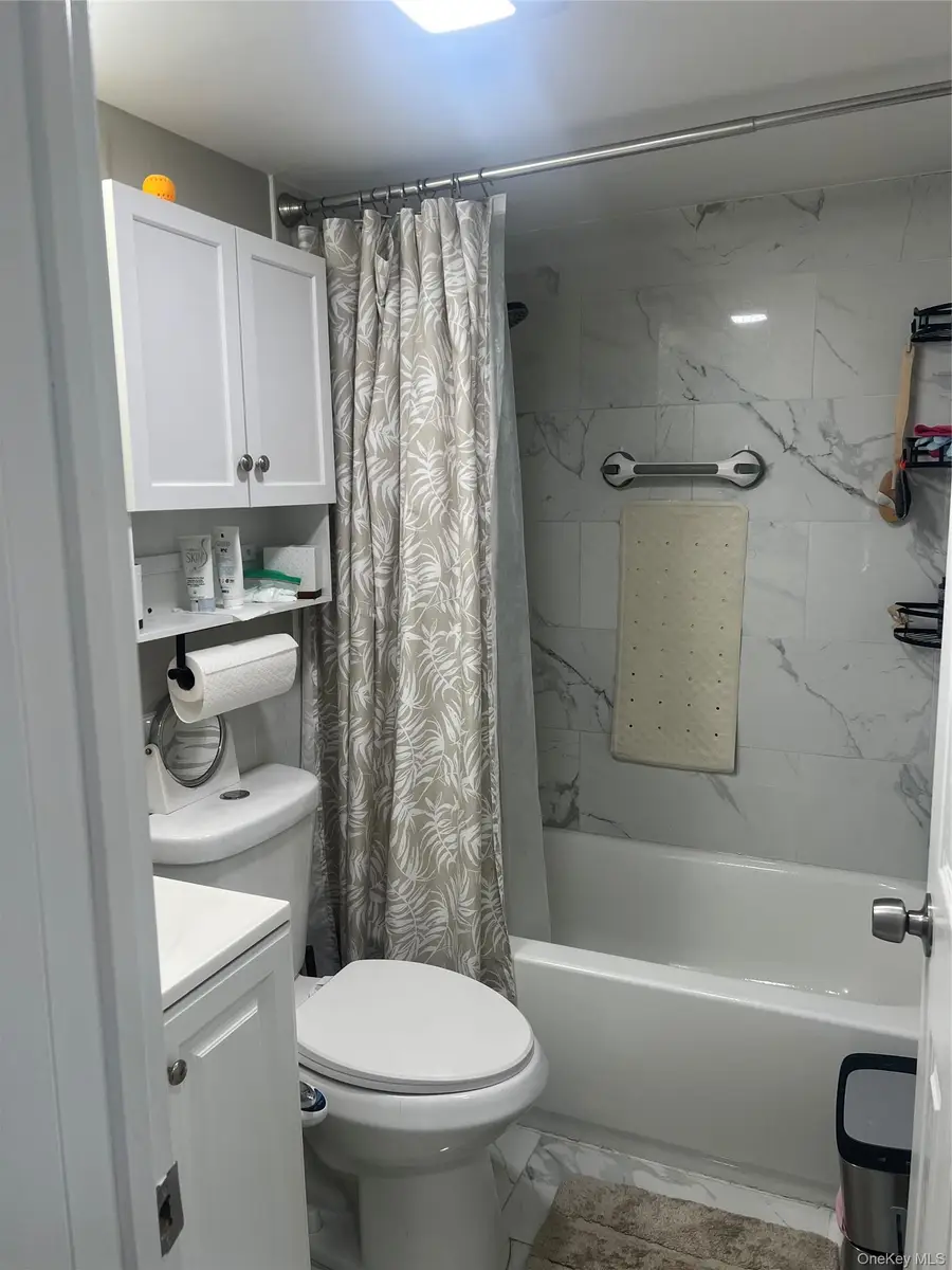 21 Marie Lane, Central Islip, NY 11722 - #3