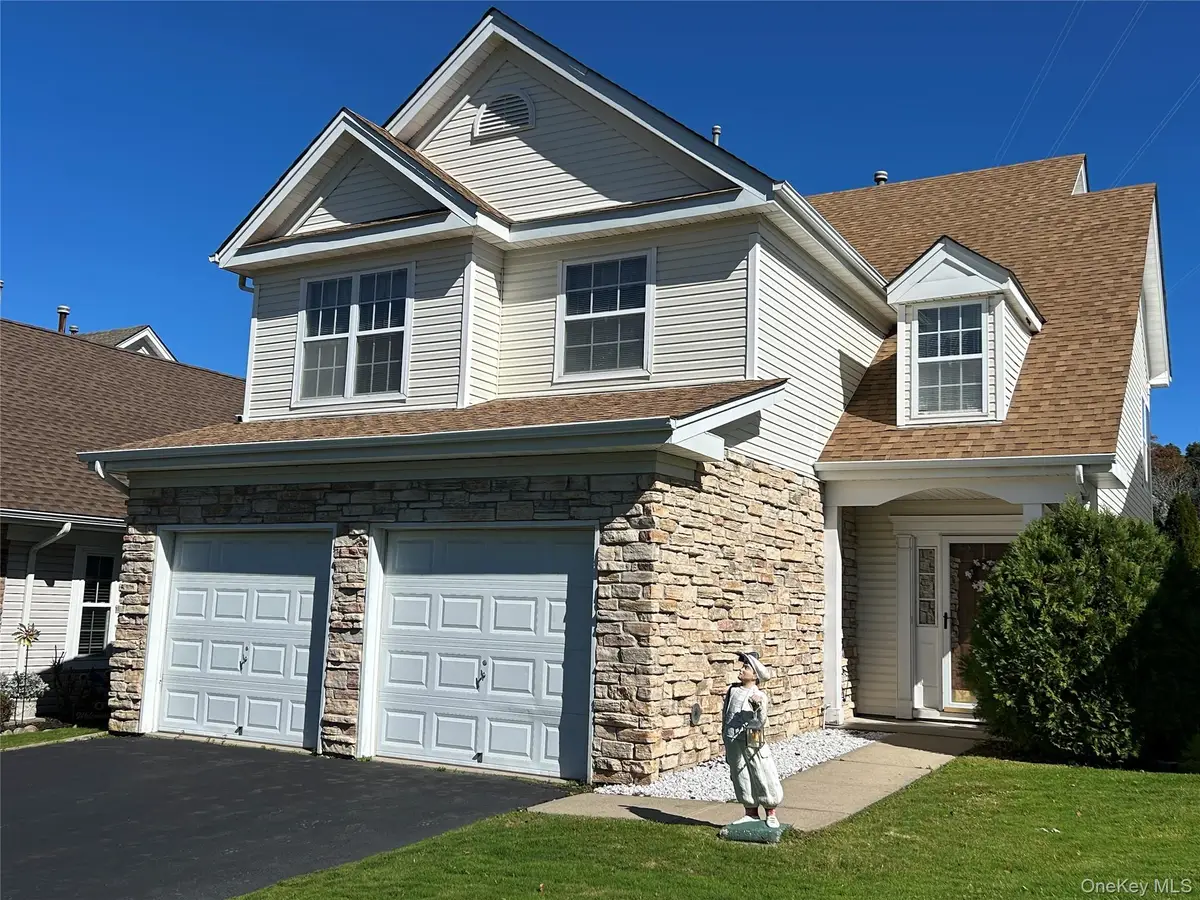 33 Perri Circle, Middle Island, NY 11953 - #1