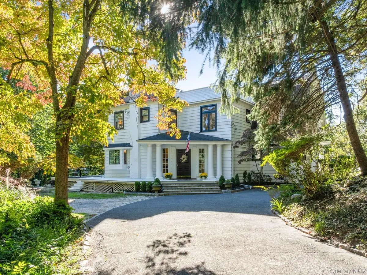 6 Arbutus Path, Port Jefferson, NY 11777 - #1