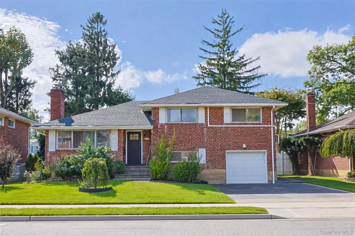20 Willets Avenue, Syosset, NY 11791 - #1