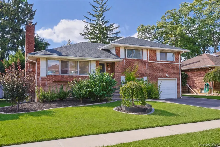 20 Willets Avenue, Syosset, NY 11791 - #2