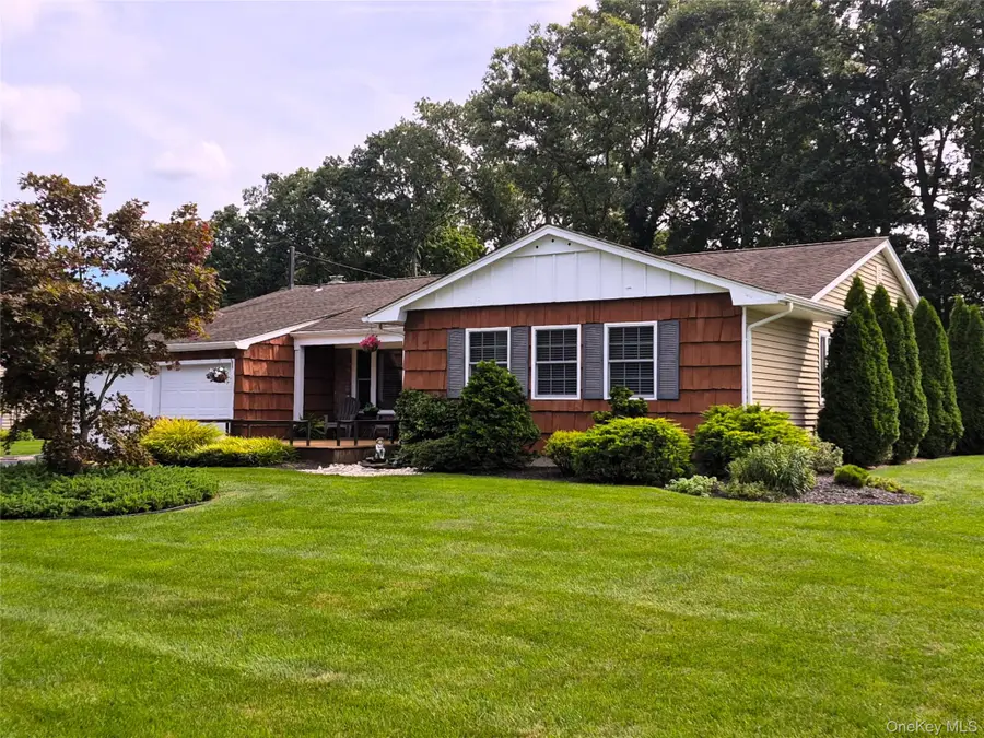 36 W Denis Lane, Coram, NY 11727 - #2