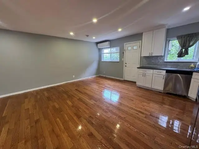 409 S 3rd Avenue, Mount Vernon, NY 10550 - #3