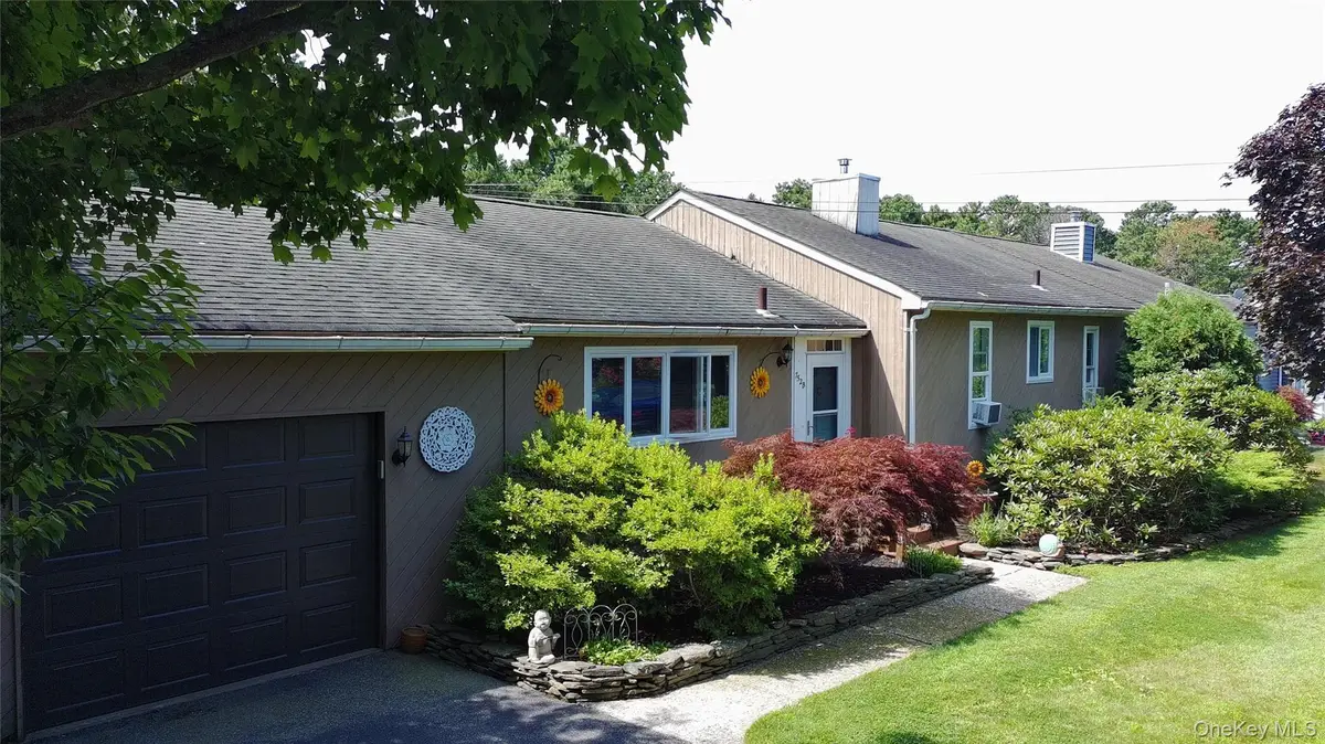 752 Mccord Street #B, Westhampton Beach, NY 11978 - #1