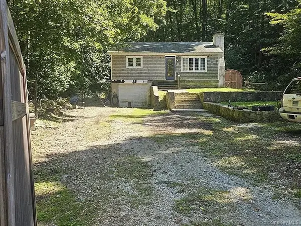23 Lake Drive, Holmes, NY 12531