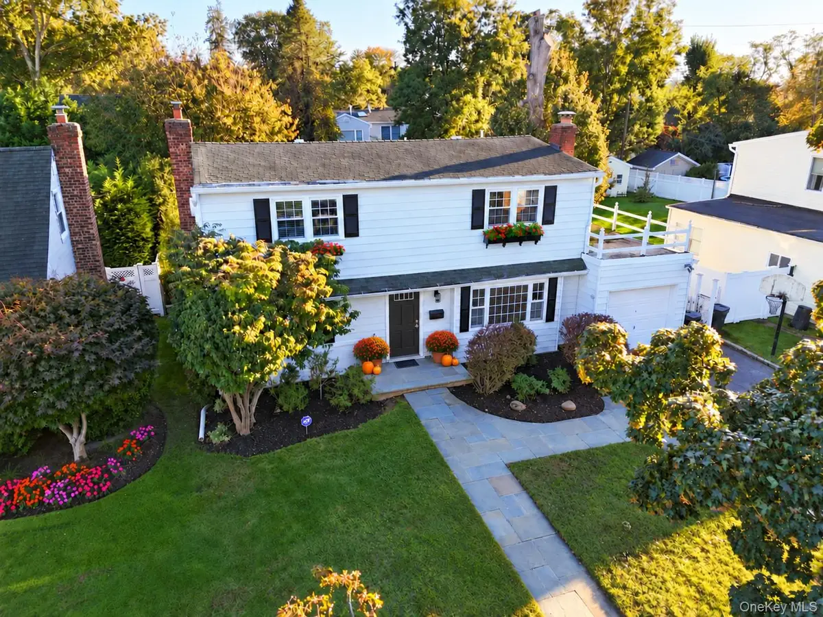 11 University Place, Glen Head, NY 11545 - #1
