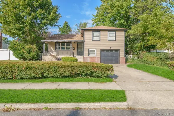 20 Ford Drive S, Massapequa, NY 11758
