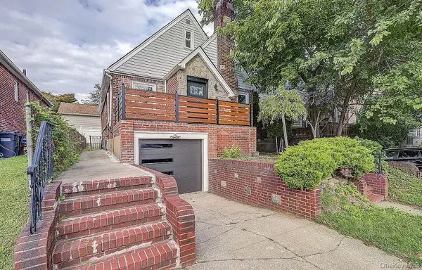 32-28 Utopia Parkway, Flushing, NY 11358