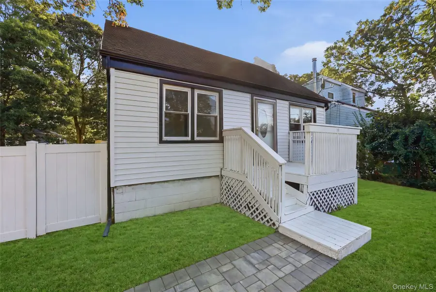 11 George Drive, Mastic, NY 11950 - #3